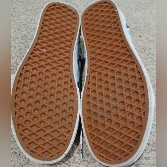 VANS Classic Checkered Shoes - Size 8.5 Women's & 7 Mens. - Picture 9 of 9